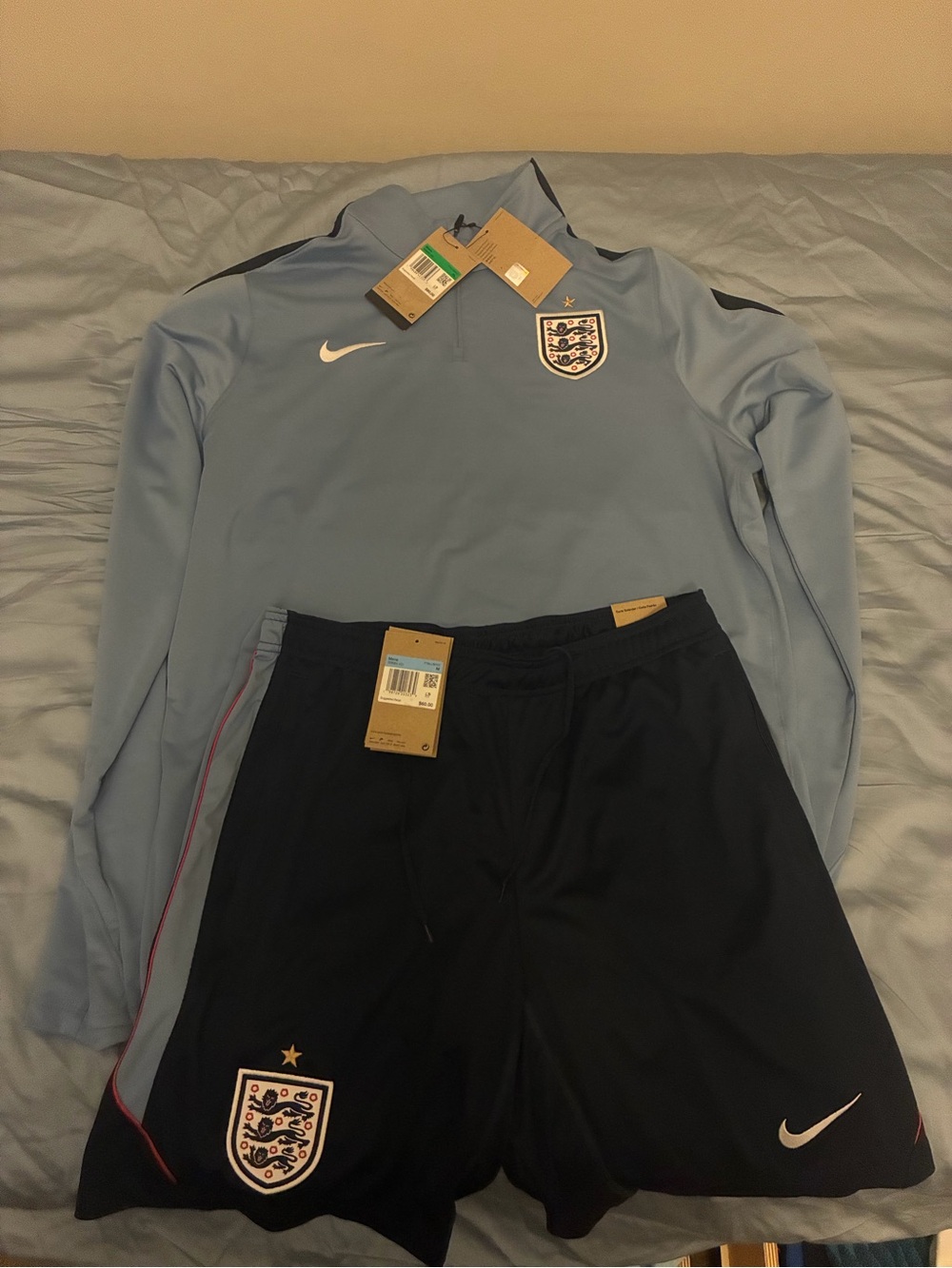 Nike England 2026/2027 Zip Up Jacket & Shorts Bundle